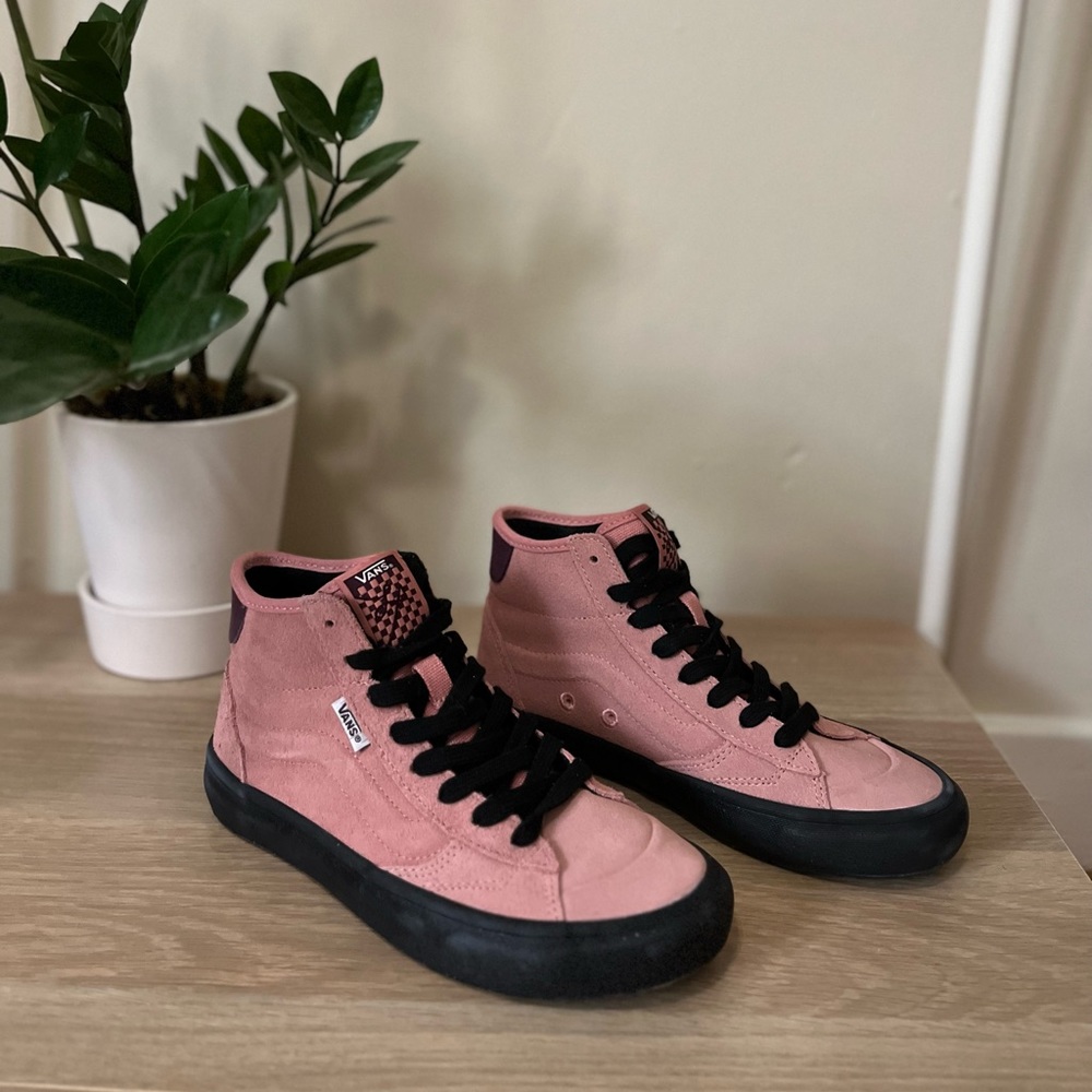 Vans Lizzie Armanto Rosette Midtop Skate Sneaker sz 5.5